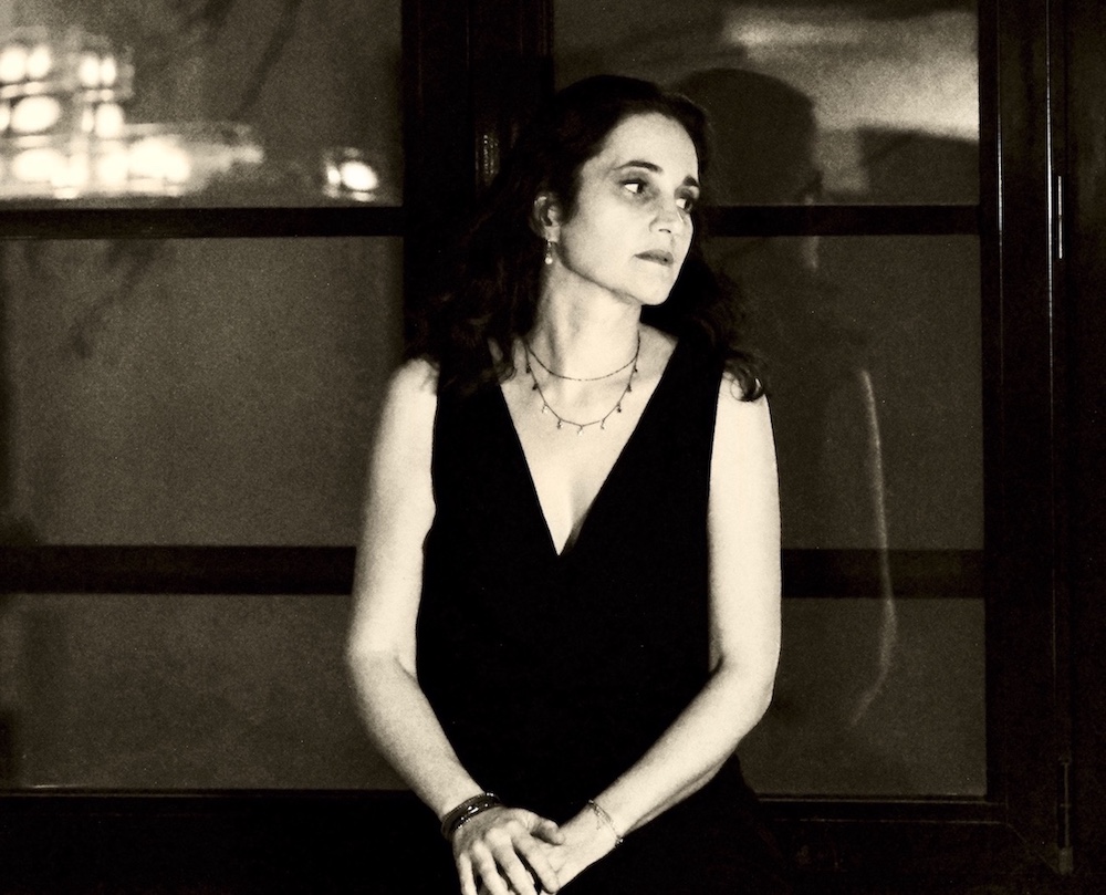 Portrait de Christine Fonlupt dans un intérieur